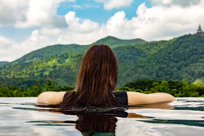 Pool Guide The phenomenon of infinity pools